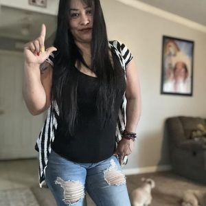 Meet your Posher, Adi